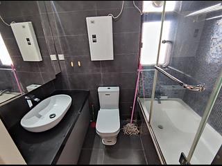Central - 10, Gage Street 07