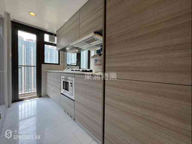 Tung Chung - The Visionary Tower 10 05
