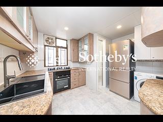 Mid Levels West - Realty Gardens 14