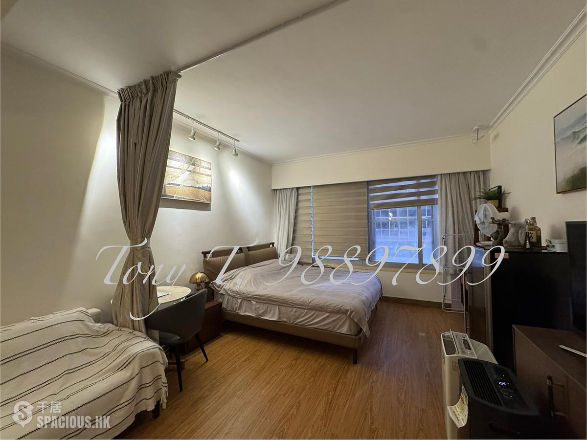 Wan Chai - Convention Plaza Apartments 01