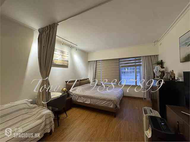 Wan Chai - Convention Plaza Apartments 01