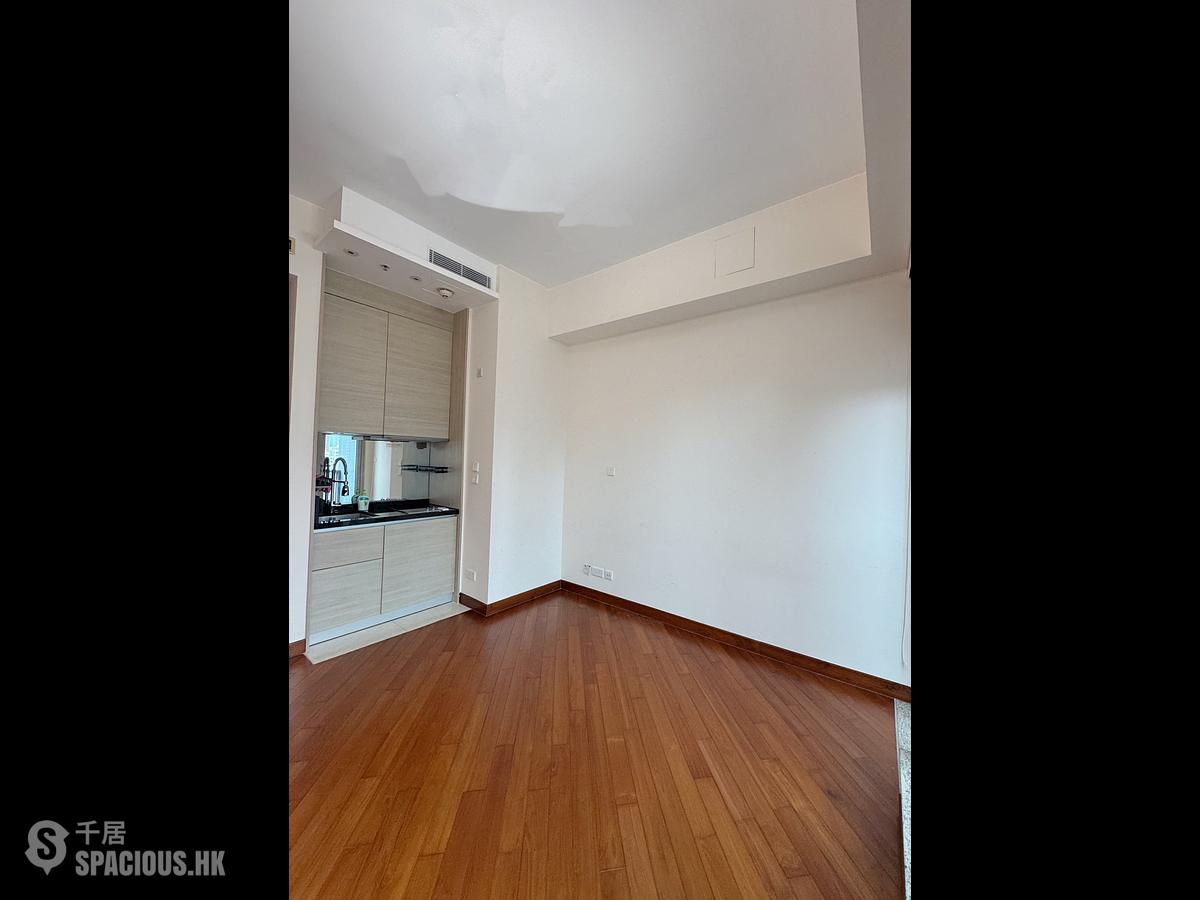 Wan Chai - The Avenue Phase 2 Block 2 01