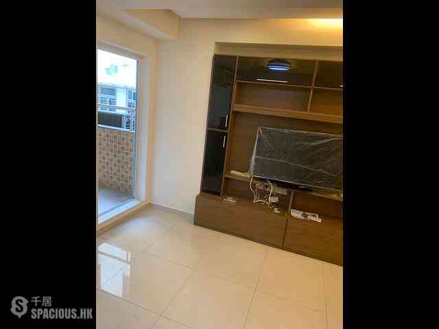 Sai Ying Pun - Lap Poon Building 02