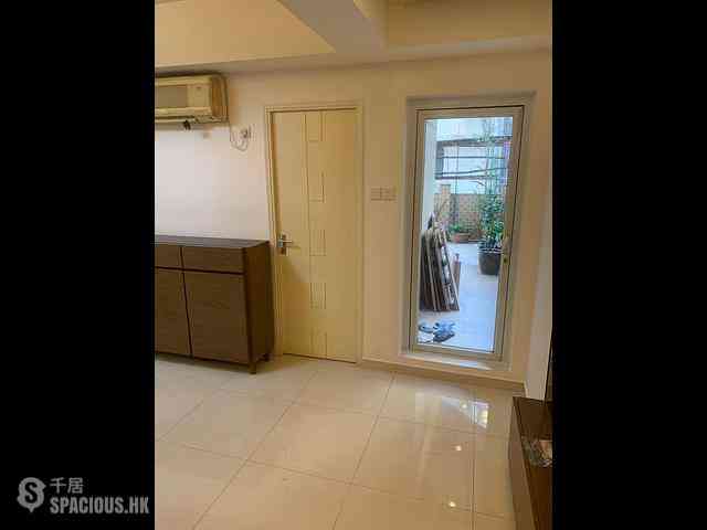 Sai Ying Pun - Lap Poon Building 07