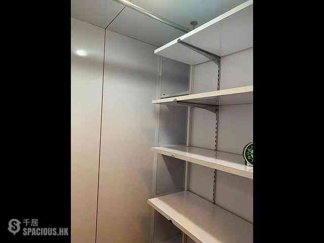 Sai Ying Pun - Lap Poon Building 10