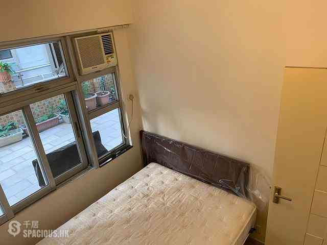 Sai Ying Pun - Lap Poon Building 15