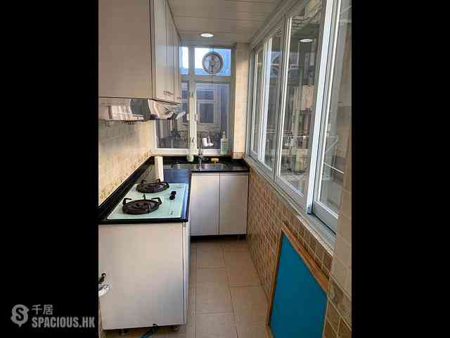 Sai Ying Pun - Lap Poon Building 19