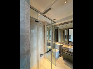 Wan Chai - The Avenue Phase 2 Block 1 04