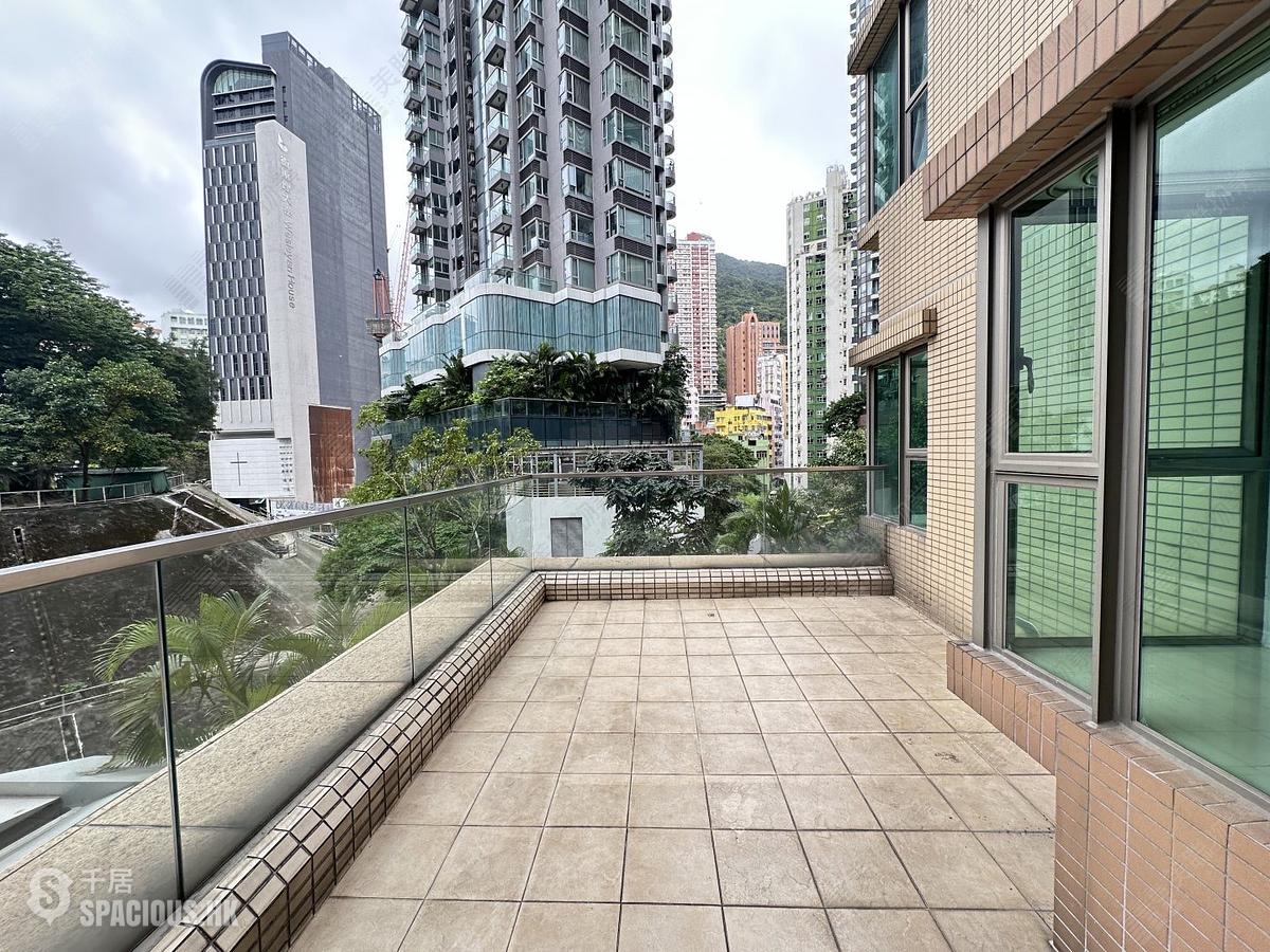 Wan Chai - The Zenith 01