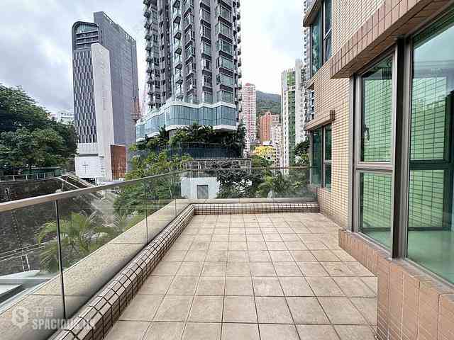 Wan Chai - The Zenith 01