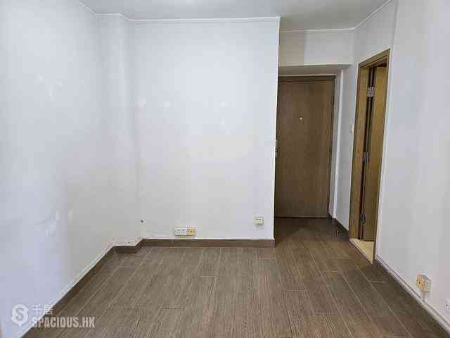 Wan Chai - Causeway Centre Block B 04