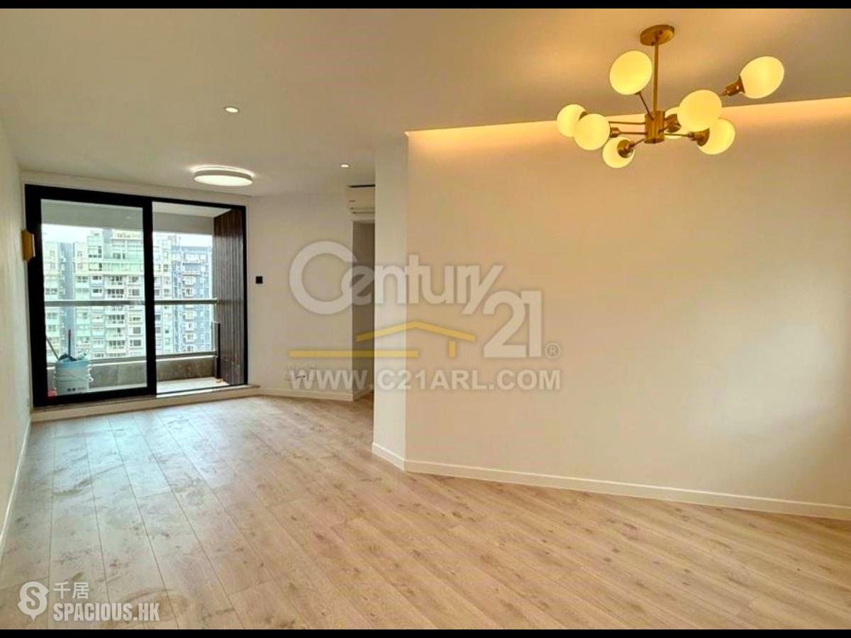 Soho - Albron Court 01