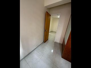 Kennedy Town - Luen Hong Apartments 05
