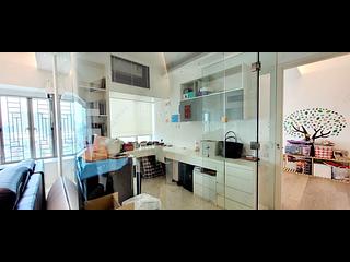 West Kowloon - Sorrento Phase 2 Block 1 07