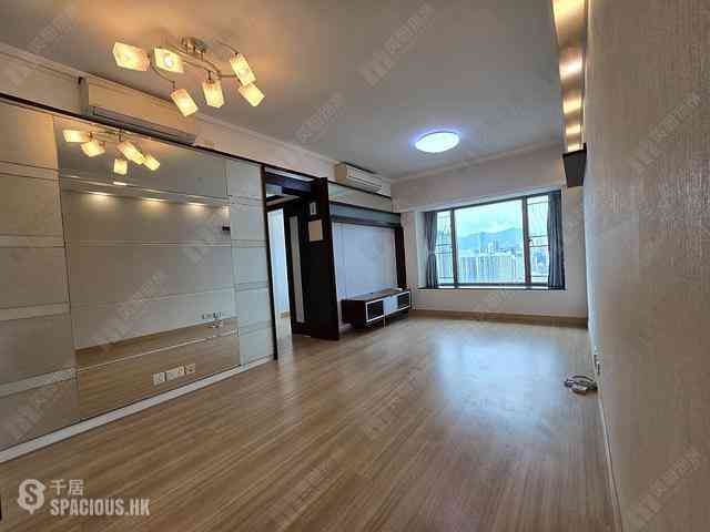 West Kowloon - Sorrento Phase 1 Block 3 01