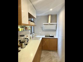 West Kowloon - Sorrento Phase 1 Block 3 11