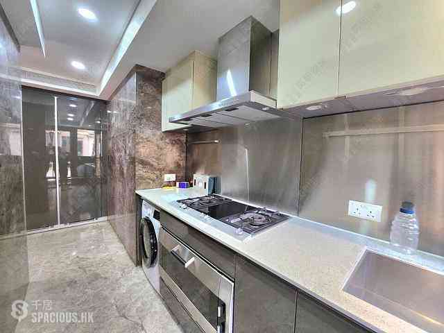 Tung Chung - The Visionary Tower 8 05