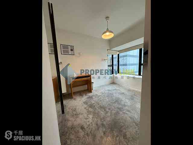 Sheung Wan - Queen's Terrace 01