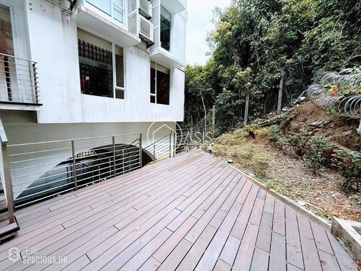 Chung Hom Kok - Horizon Lodge 01