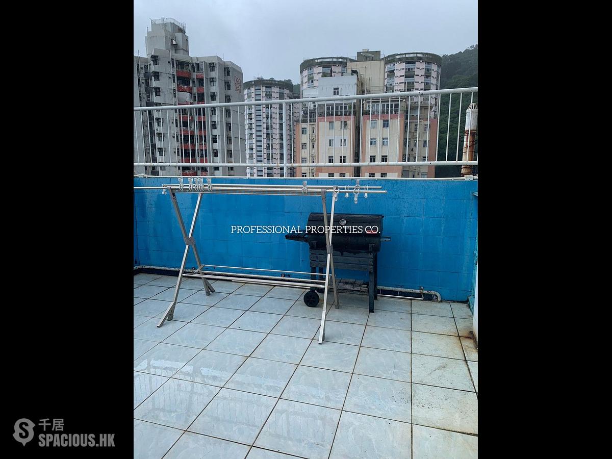 Tai Hang - Rich Building 01