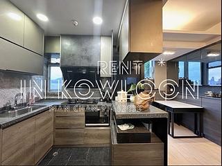Mong Kok - Flourish Mansion 09