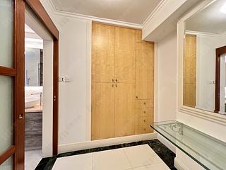 Mid Levels Central - Tregunter Tower 3 03