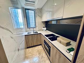 Lohas Park - Lohas Park Phase 11C Villa Garda II Tower 2A 08