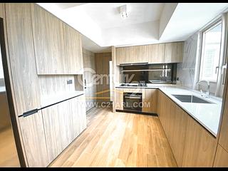 Mid Levels Central - St. Joan Court 03