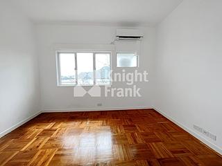 Chung Hom Kok - 30, Cape Road 03