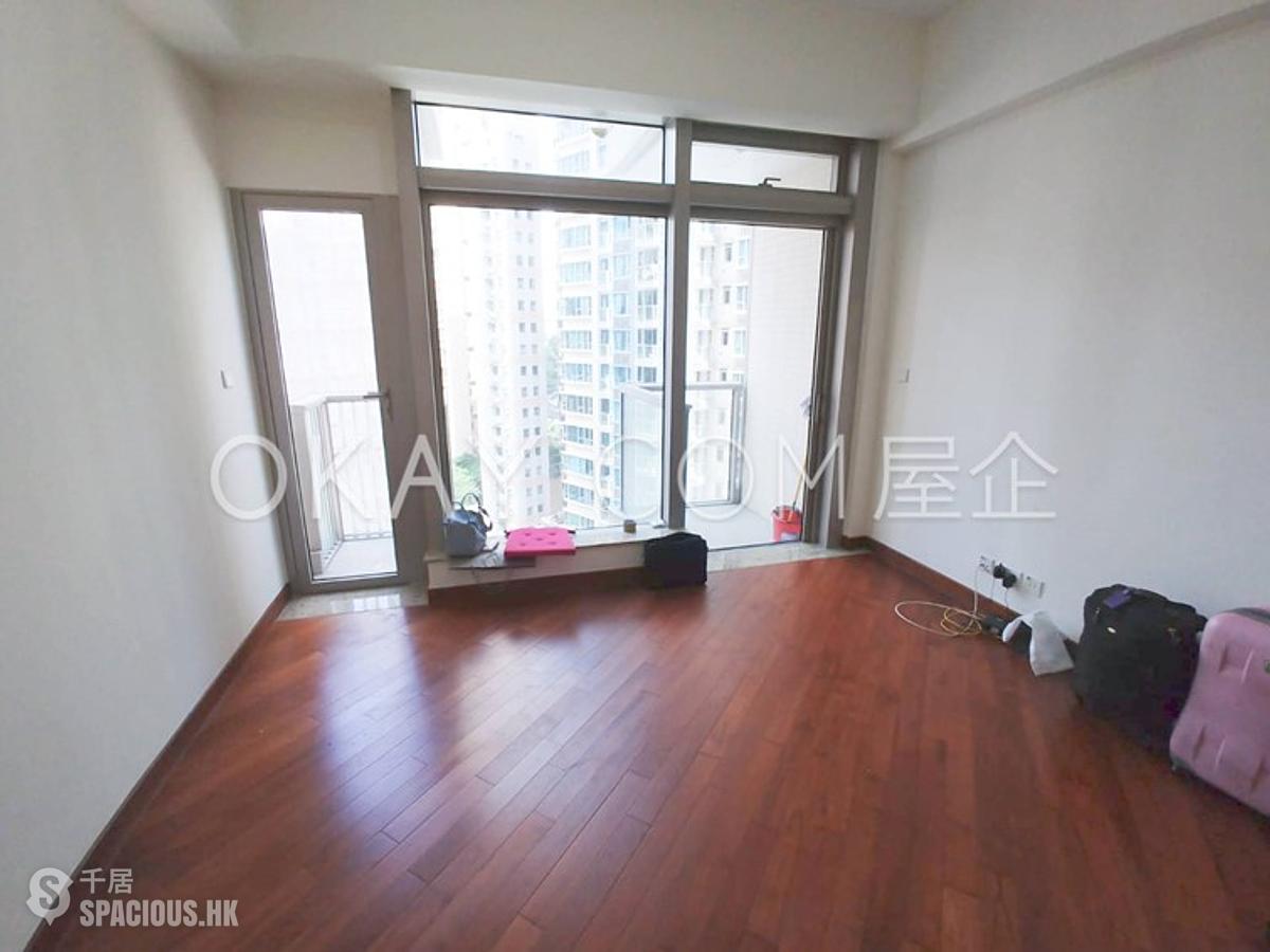 Wan Chai - The Avenue 01