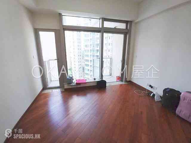 Wan Chai - The Avenue 01