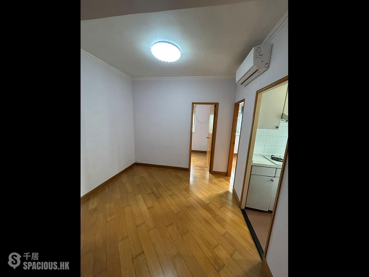 Sheung Wan - Ko Shing Building 01