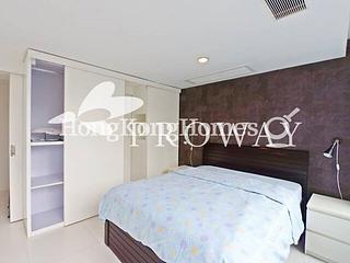 Wan Chai - Convention Plaza Apartments 04