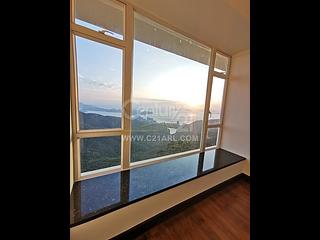 The Peak - The Mount Austin 14