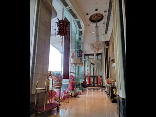 Mid Levels Central - Regence Royale Tower 1 03