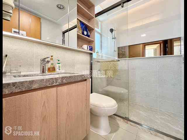 Tung Chung - Coastal Skyline Phase 4 Le Bleu Deux Block 7 04