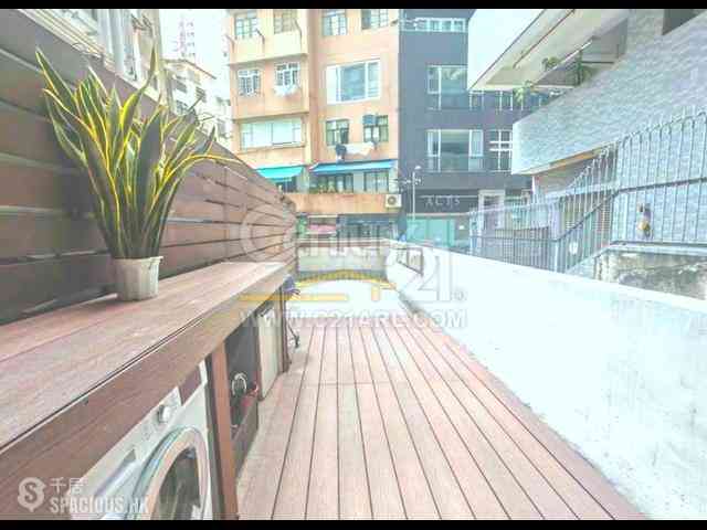 Soho - Ying Pont Building 01