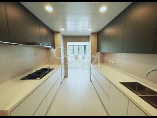 Mid Levels Central - Estoril Court 03