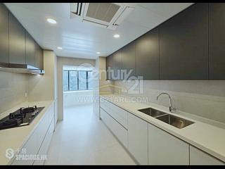 Mid Levels Central - Estoril Court 04