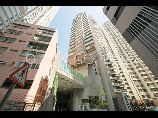 Mid Levels Central - The Icon 08