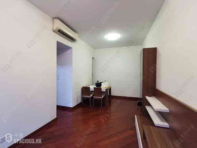 Wan Chai - The Avenue Phase 1 Block 5 01