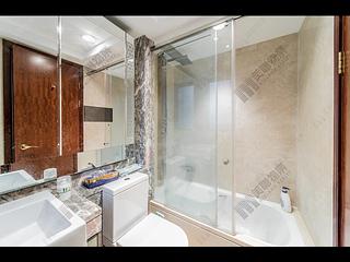 Wan Chai - The Avenue Phase 1 Block 5 07
