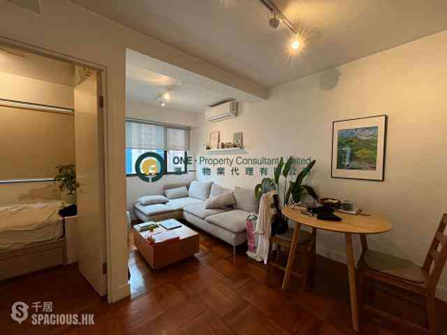 Sai Ying Pun - Tung Cheung Building 01