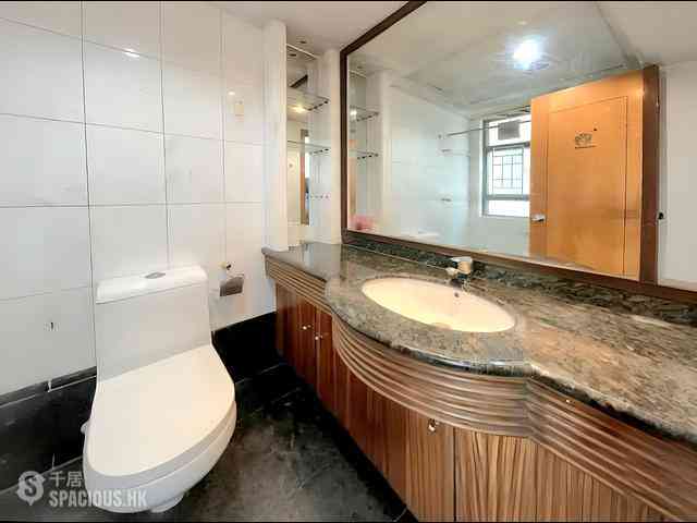 Tung Chung - Tung Chung Crescent 12