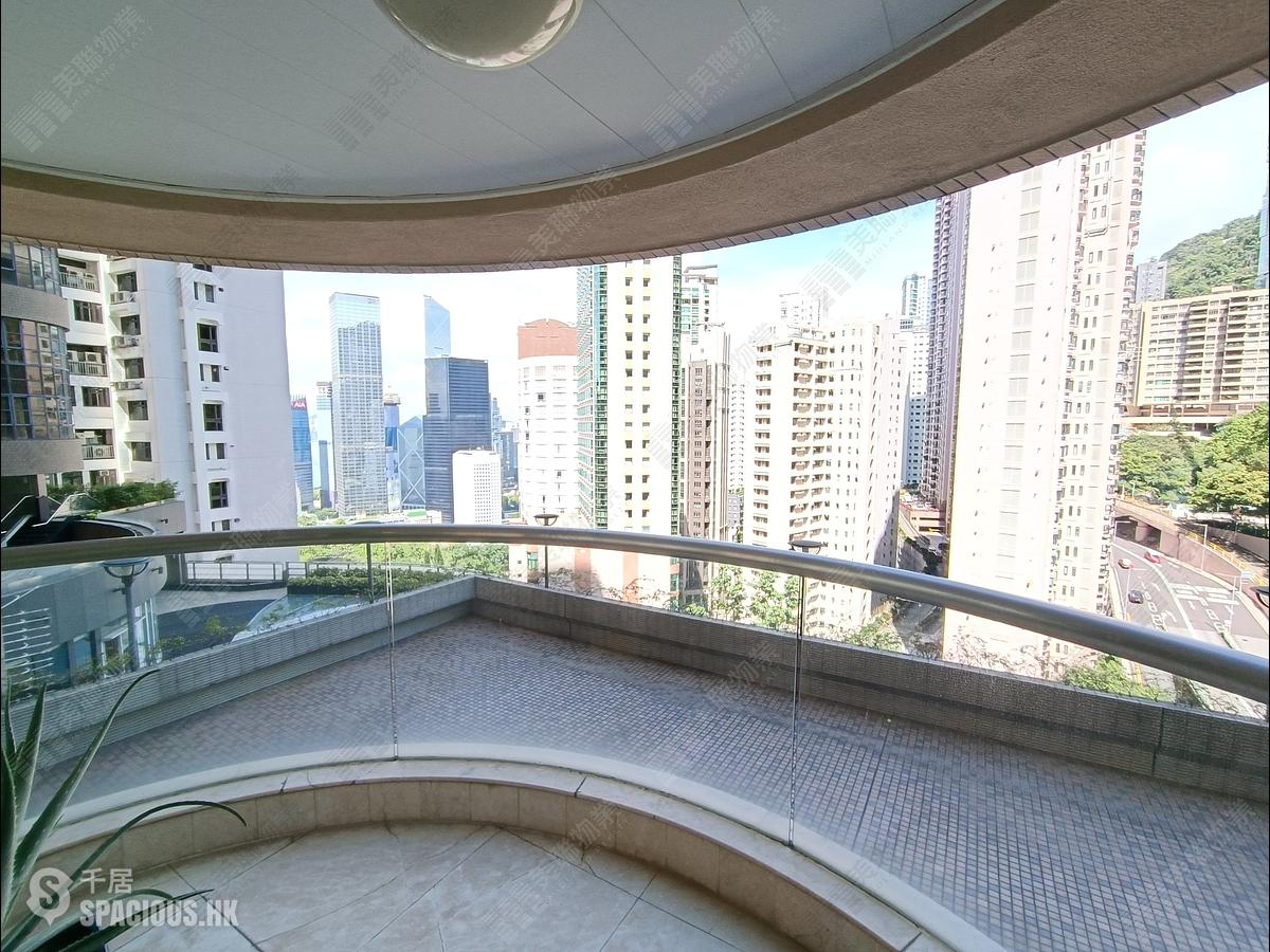 Mid Levels Central - Garden Terrace 01