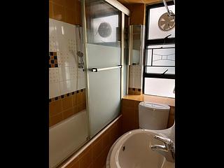 Mid Levels Central - Robinson Heights Block 3 06
