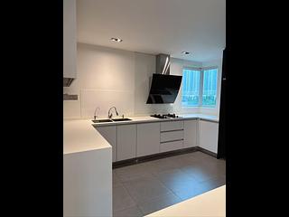 Tung Chung - Coastal Skyline Phase 4 Le Bleu Deux Block 1 02