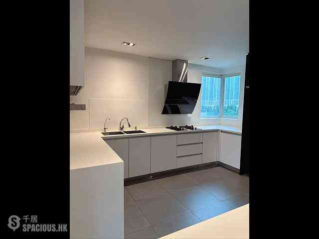 Tung Chung - Coastal Skyline Phase 4 Le Bleu Deux Block 1 02
