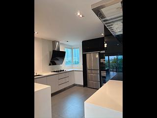 Tung Chung - Coastal Skyline Phase 4 Le Bleu Deux Block 1 04
