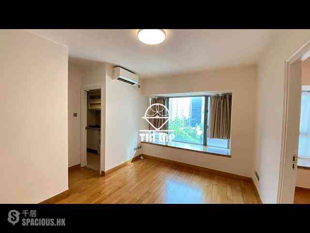 Sheung Wan - Queen's Terrace 01